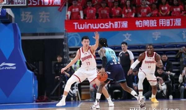 太离谱了！2米22中锋0分0助，仅抢了1个篮板，在场上竟然防自己人