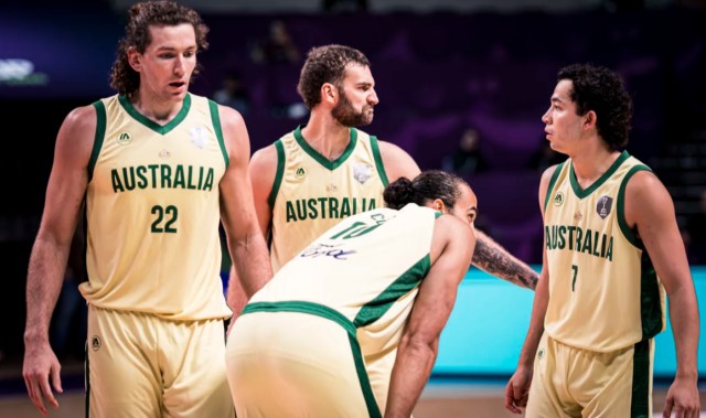 开云体育-随着一场93-66结束 首支出局队诞生 中国男篮庆幸避开 新赛程如下