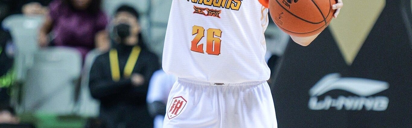 开云体育-媒体人：上一个像庞峥麟这么会运球的国内球员 或许是郭艾伦？